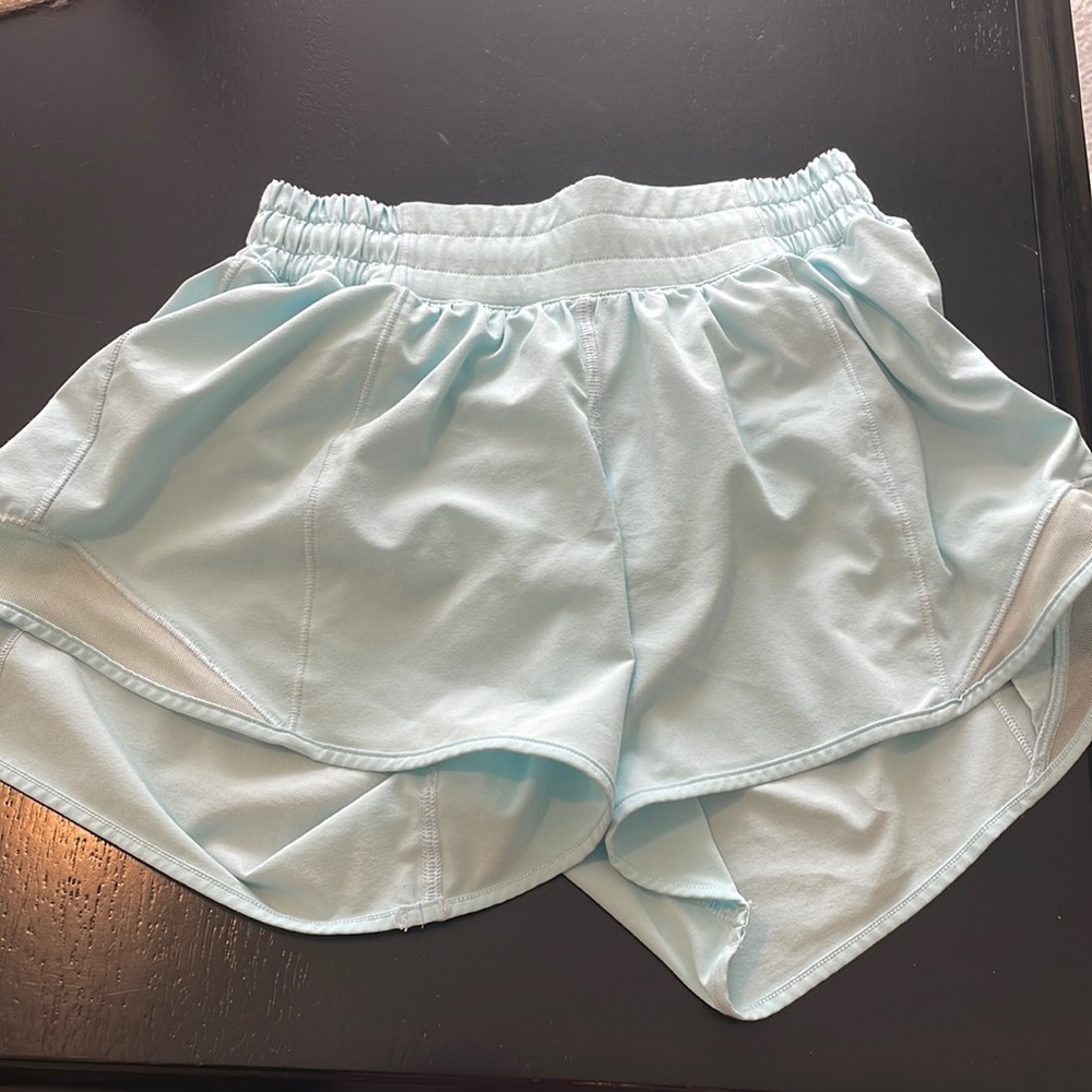 lululemon hotty hot size 2 Tall 4 in inseam